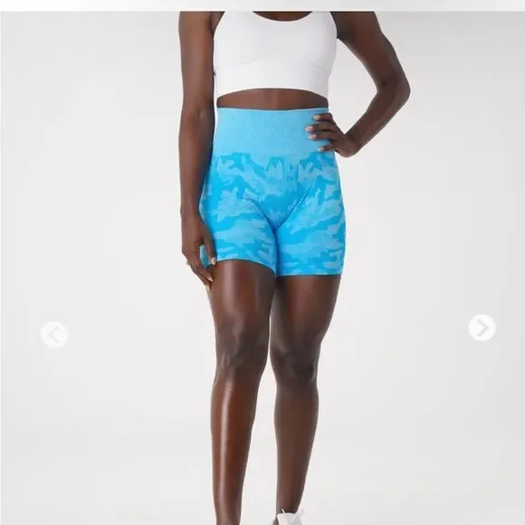 NVGTN Caribbean Camo Seamless Shorts Size XL NWT - Picture 2 of 4